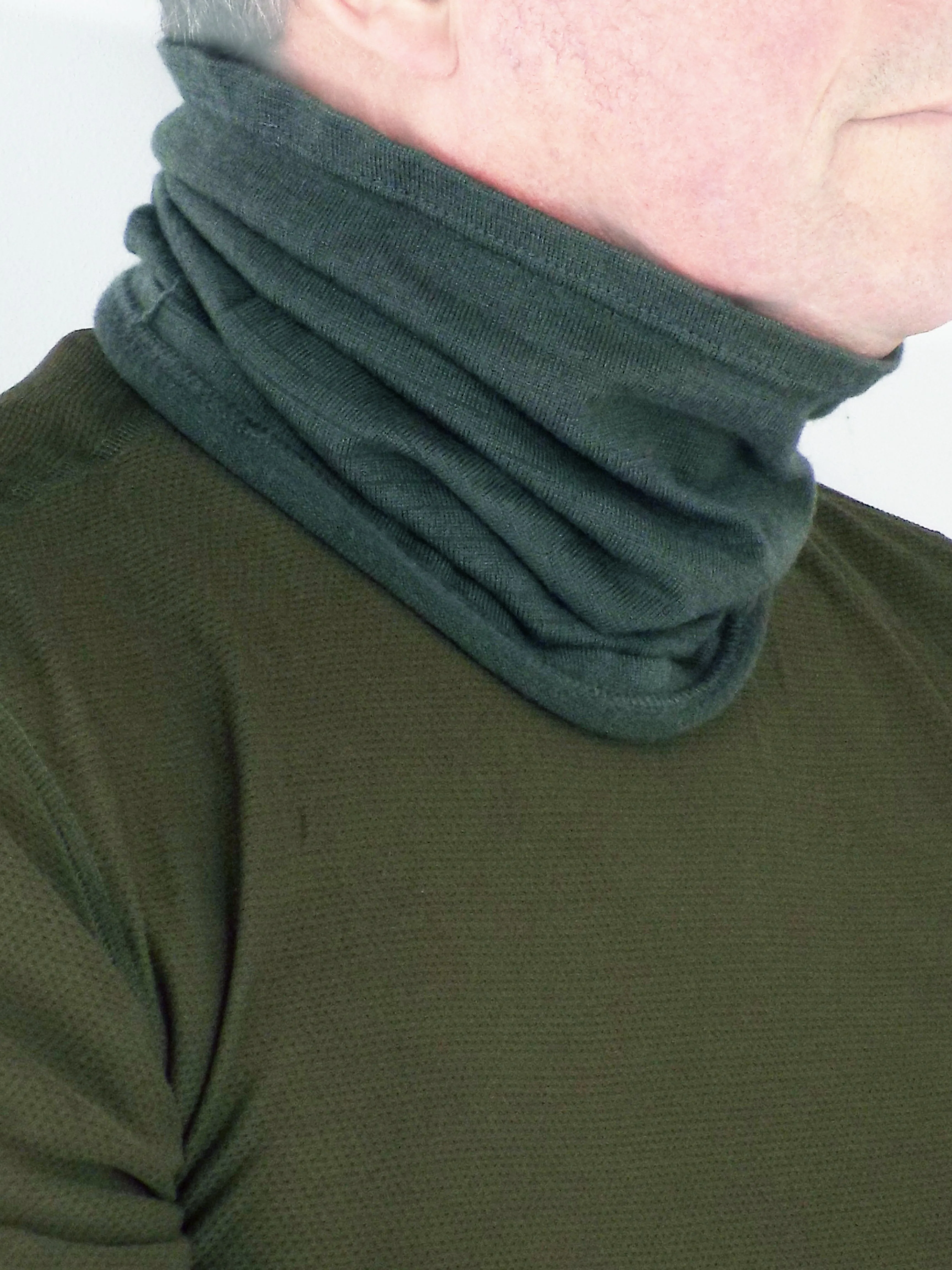 Austrian Army - Green Short Scarf/Snood - Grade 1