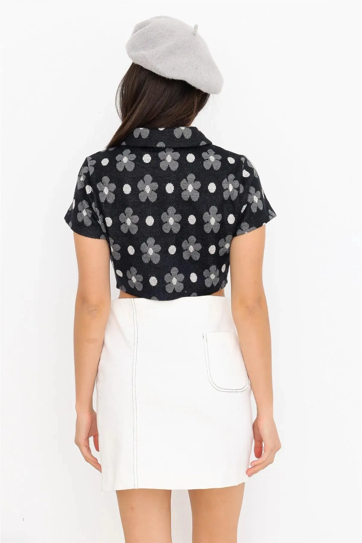 Black Floral Print Short Sleeve Collared Neck Eye Closure Crop Top /1-2-2-1