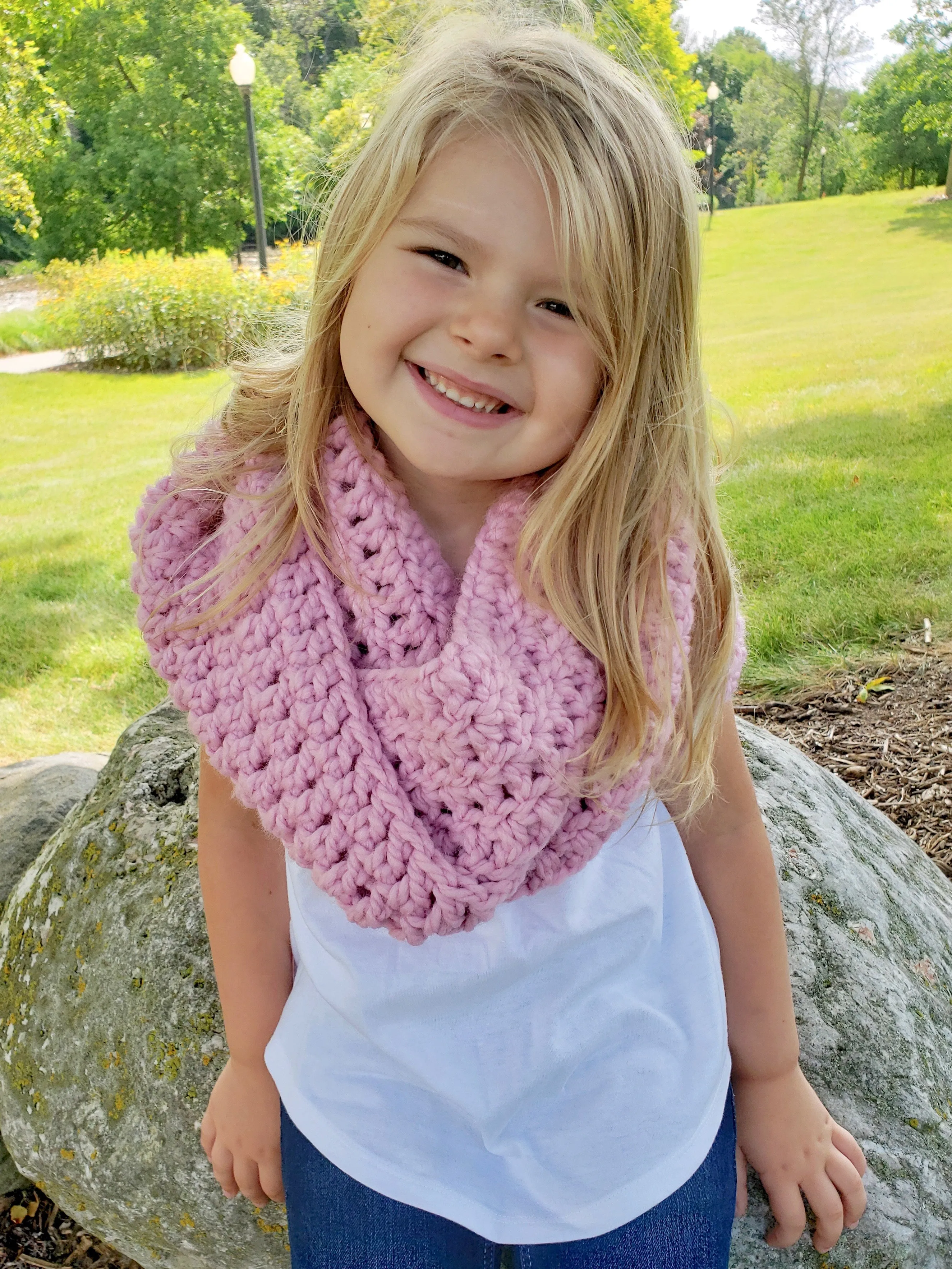 Bubblegum pink infinity cowl winter scarf