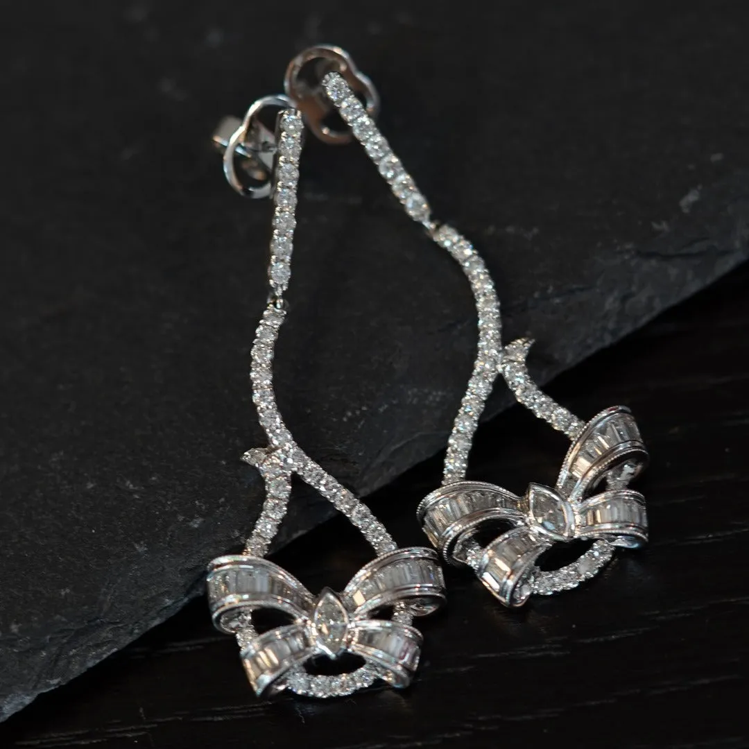 INFINITY - 18K White Gold and Diamond Bowknot Earring