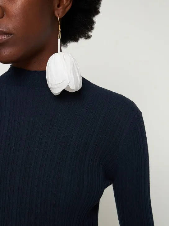 Jacquemus   Les Tulipes cotton mono earring 